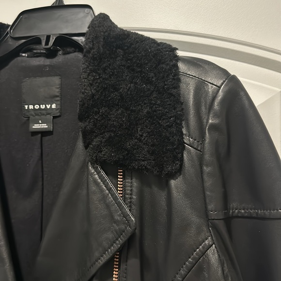 Leather jacket with shearling collar - Picture 4 of 10